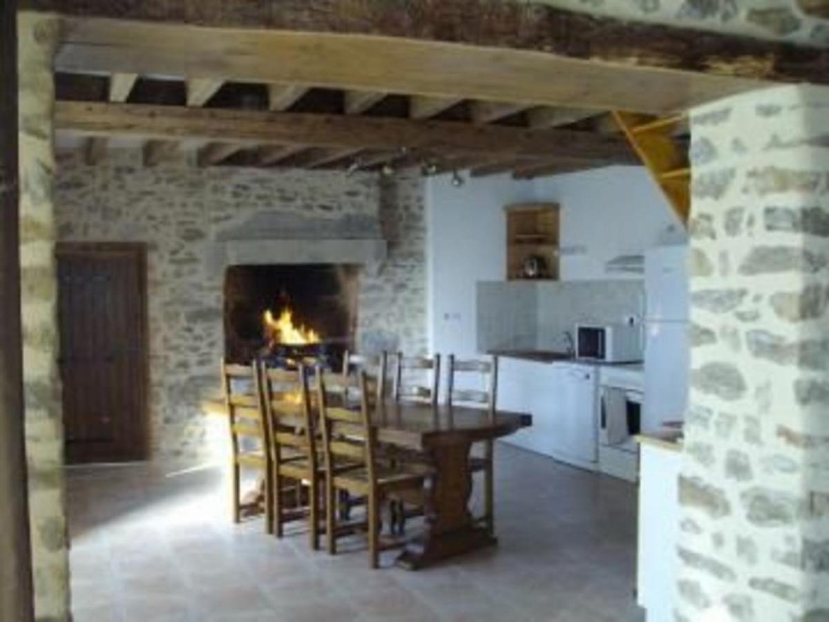 Gite De Charme Renove Avec Cheminee, Terrasse Et Proche Randonnees - Capacite 13 Pers. - Fr-1-410-179 Saint-Léonard-des-Bois Exterior foto