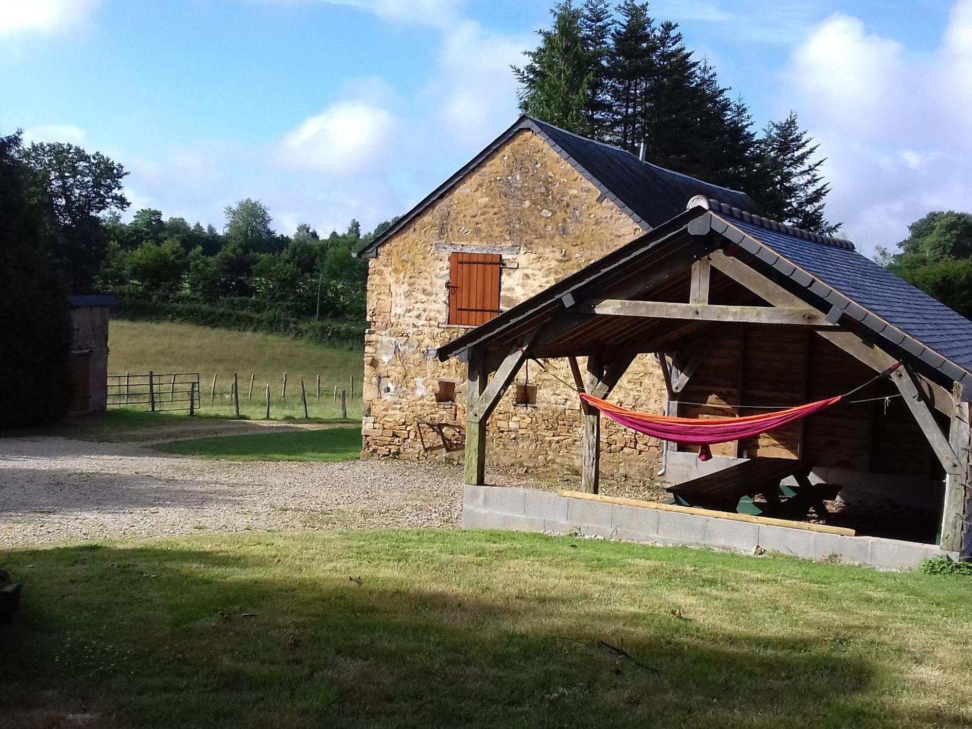 Gite De Charme Renove Avec Cheminee, Terrasse Et Proche Randonnees - Capacite 13 Pers. - Fr-1-410-179 Saint-Léonard-des-Bois Exterior foto