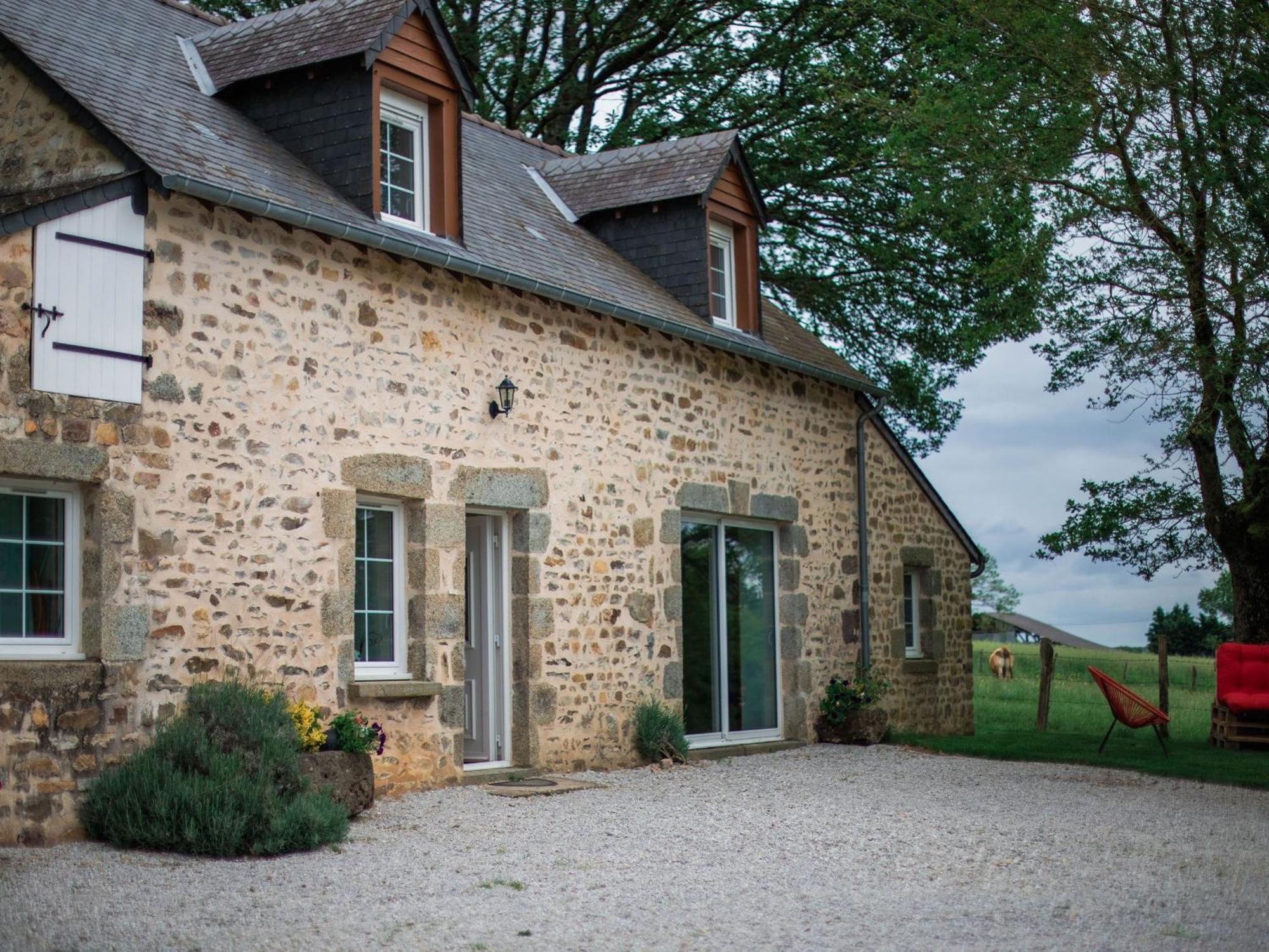 Gite De Charme Renove Avec Cheminee, Terrasse Et Proche Randonnees - Capacite 13 Pers. - Fr-1-410-179 Saint-Léonard-des-Bois Exterior foto